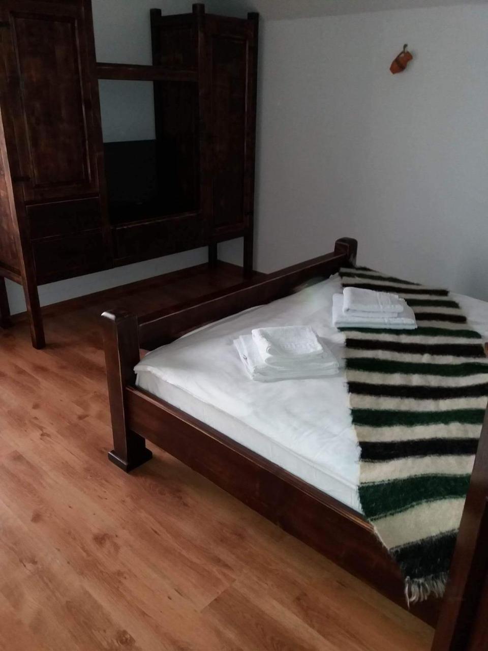 Hanul Tentea Sacel  Bagian luar foto